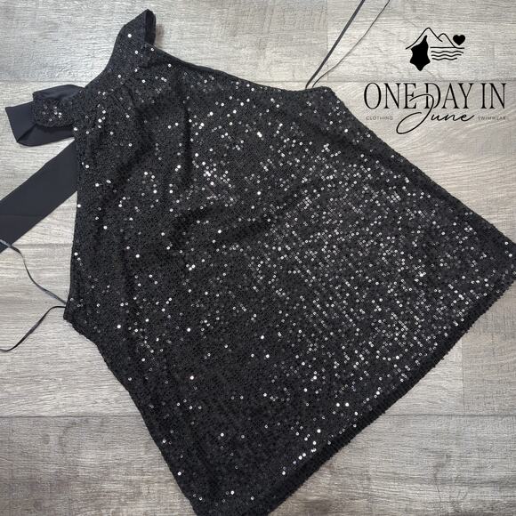 Cupio Tops - Cupio Sequin Sleeveless Top Size M